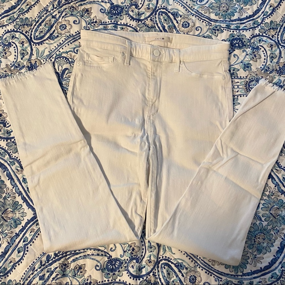 Joes White Stretch Jeans with Fringed Legs Size 29